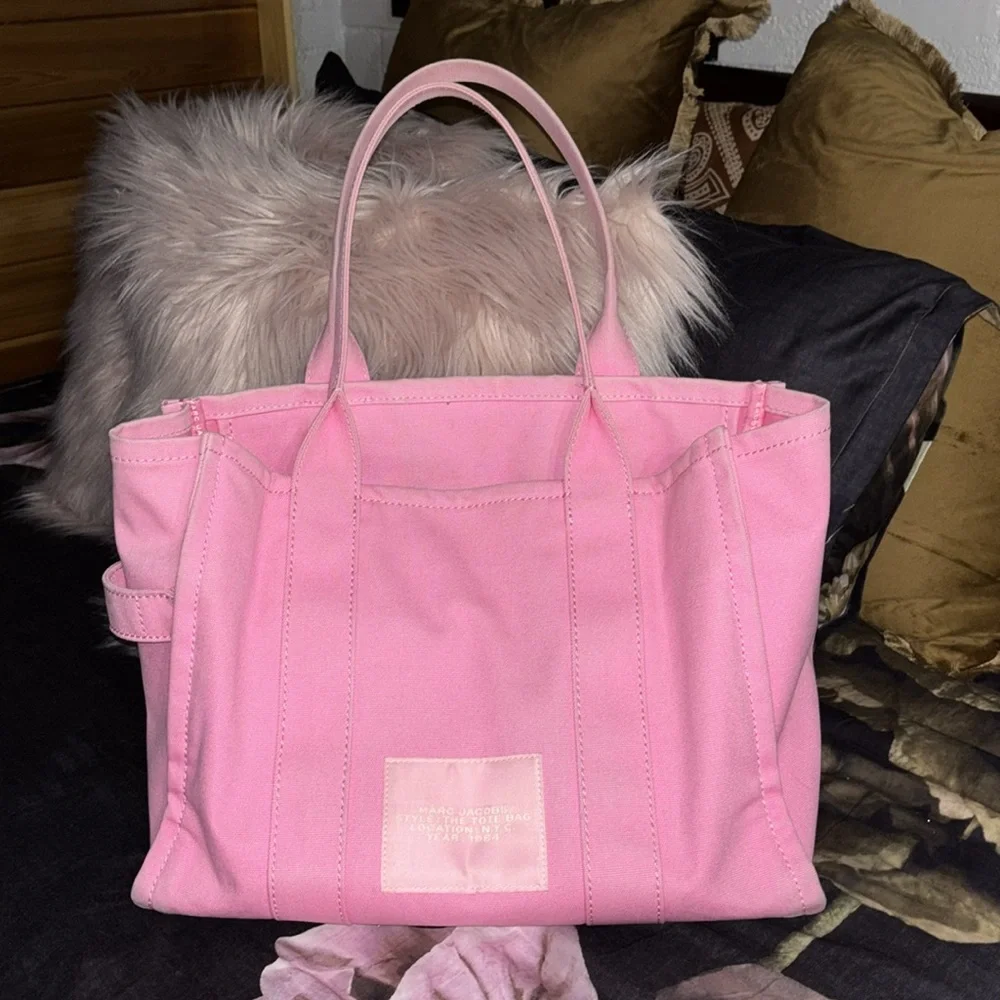 Marc Jacobs Large Tote Bag - Picture 2 of 8